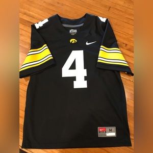 Iowa Hawkeye jersey #4 (Nike Youth Medium)